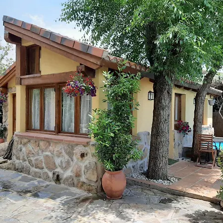 Acogedora Casa Rural En La Sierra De Madrid Mataelpino Exterior photo